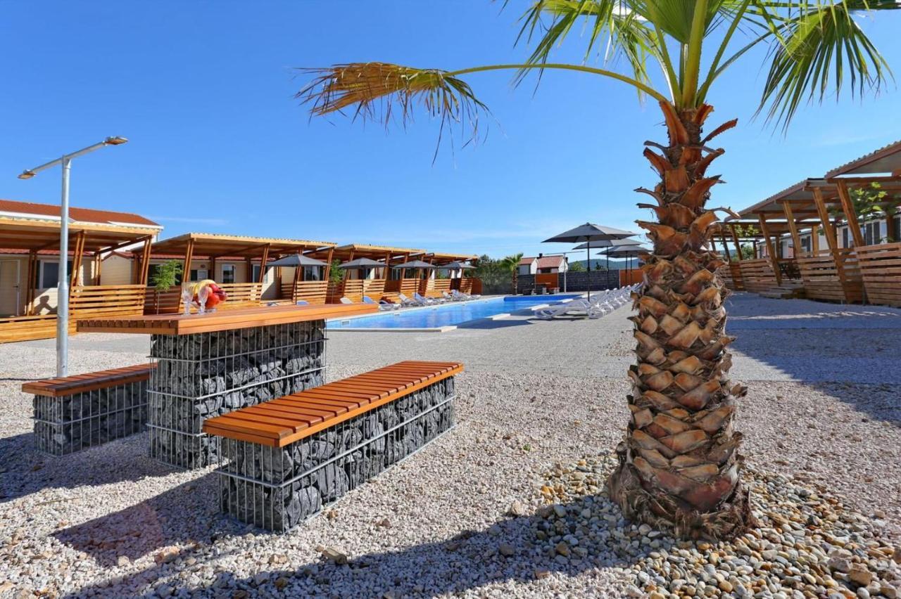 Poolside Mobile Home Turanj Exterior foto